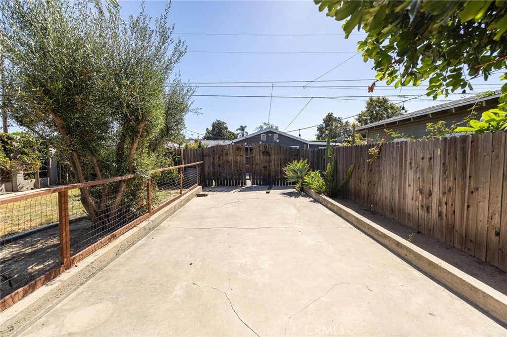 RV Parking - 630 W Wilshire, Fullerton CA 92832 - photo 23