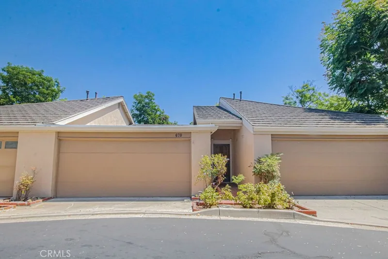 670 W Glenwood, Fullerton