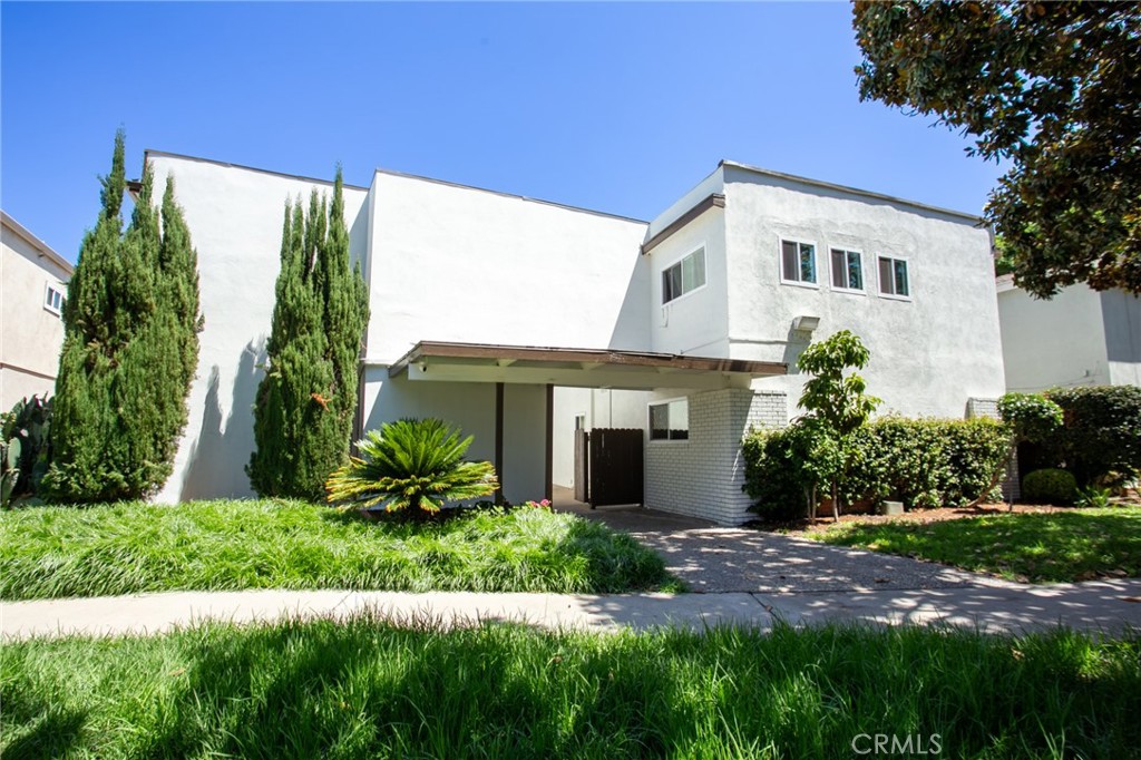 705 E Santa Fe Avenue, Fullerton CA 92831 - photo 1