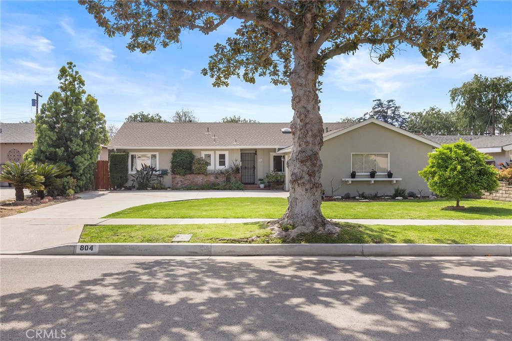 If family and education are your priorities, then this home is for you! This one story home lives large on the inside! I - 804 E Glenwood, Fullerton CA 92831 - photo 1