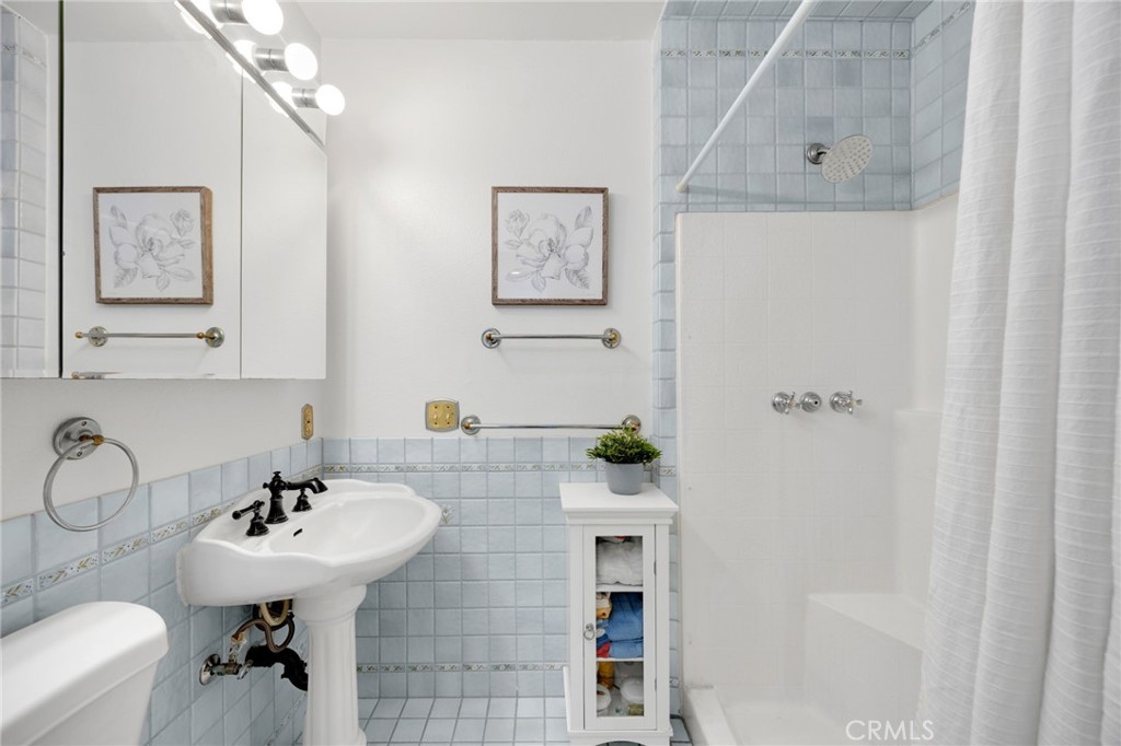 Guest Quarters Bathroom - 826 W Valencia Mesa Drive, Fullerton CA 92835 - photo 44
