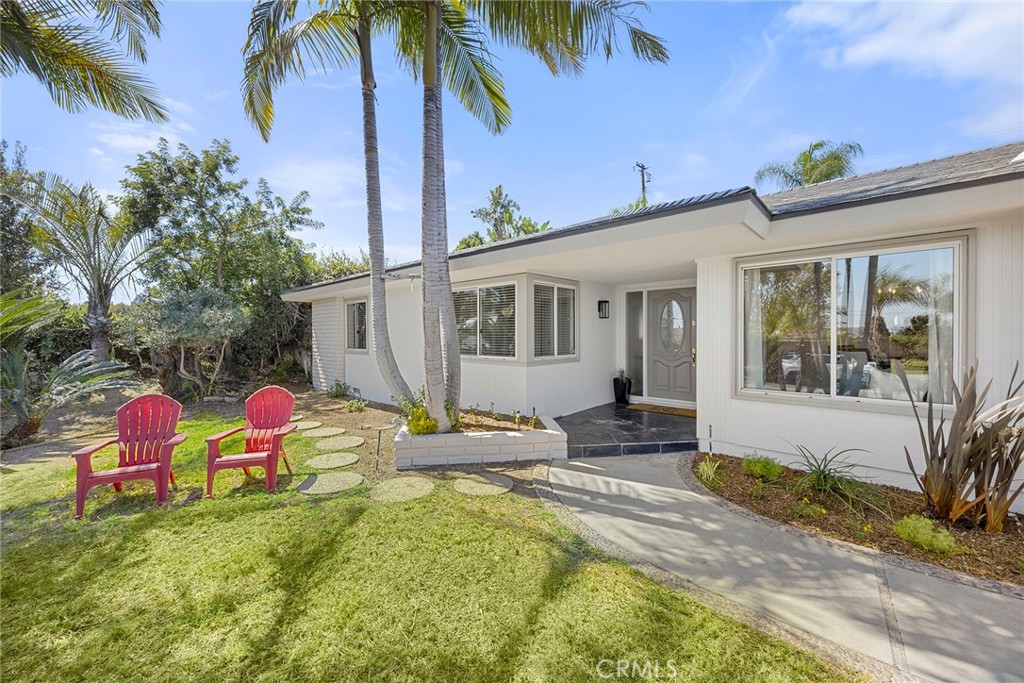 A lifestyle of ease and comfort awaits in coveted Raymond Hills - 907 Harmony Lane, Fullerton CA 92831 - photo 1