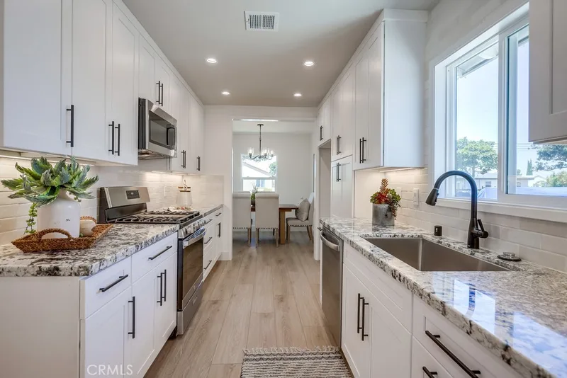 912 S Courtney Avenue, Fullerton, CA 92833