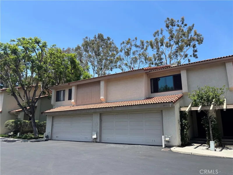 957 CREEKSIDE Drive, Fullerton, CA 92833
