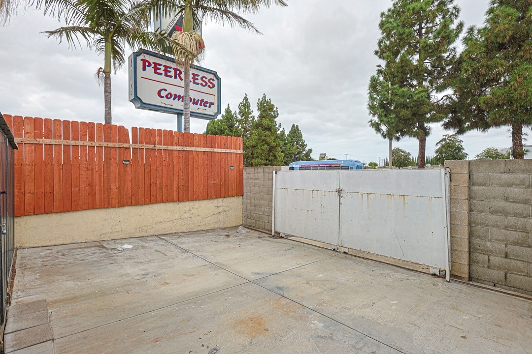 10002 Dakota, Garden Grove CA 92843 - photo 9