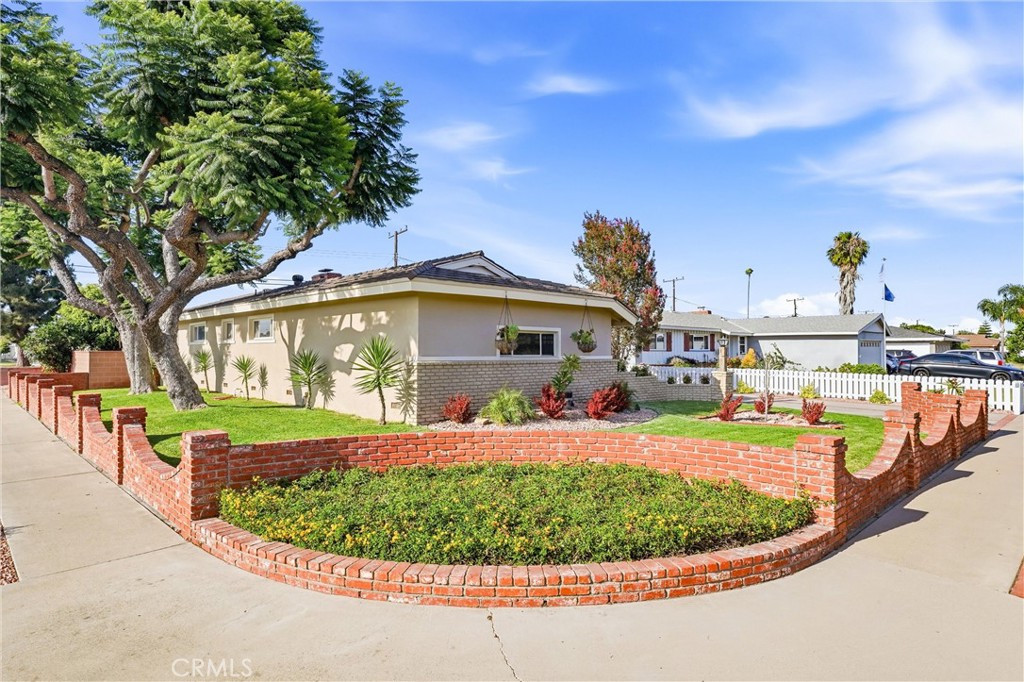 Beautiful Curb Appeal! Large Corner Lot! - 10051 Brookside Dr., Garden Grove CA 92840 - photo 1