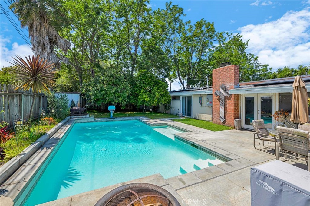 GREAT BACKYARD FOR ENTERTAINING! - 10192 Aldgate Avenue, Garden Grove CA 92840 - photo 1