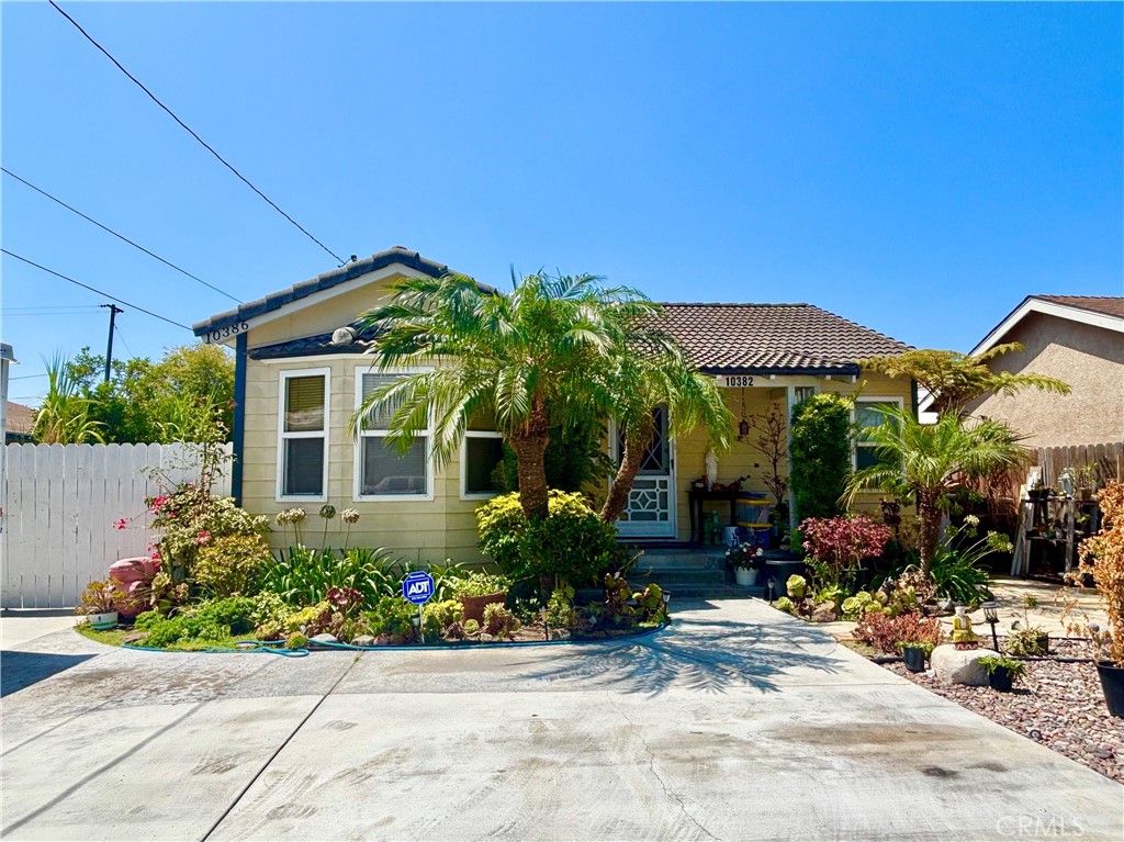 Front House 3BR/3BA - 10386 Bonnie, Garden Grove CA 92843 - photo 1