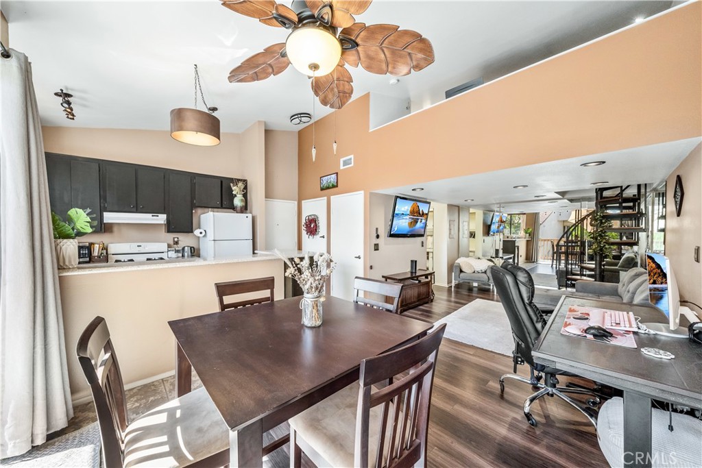 10580 N Lakeside Drive N, Garden Grove CA 92840 - photo 1
