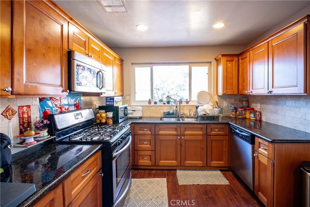 11181 Clarissa, Garden Grove CA 92840 - photo 5