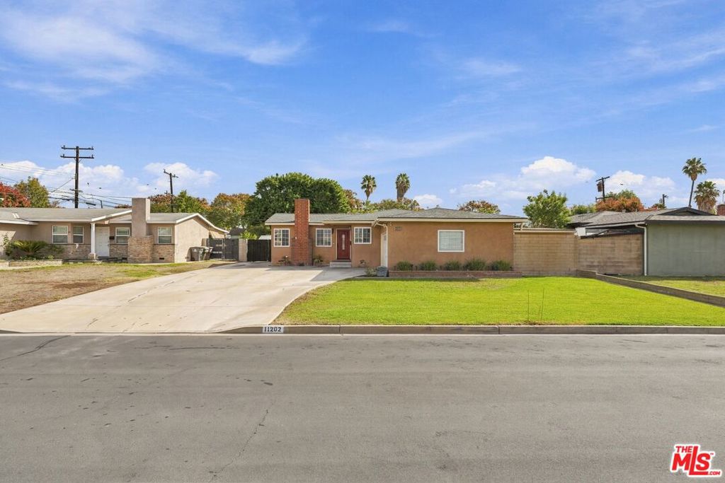 11202 Loara Street, Garden Grove CA 92840 - photo 4