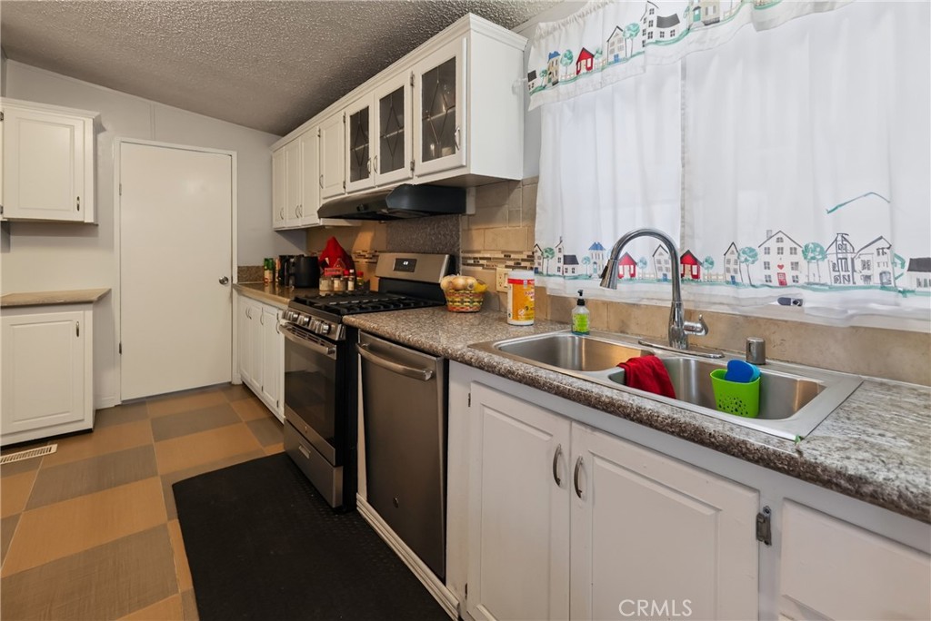 11301 Euclid Street 22, Garden Grove CA 92840 - photo 23