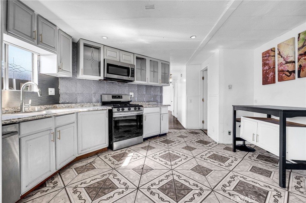 12560 Haster 117, Garden Grove CA 92840 - photo 5