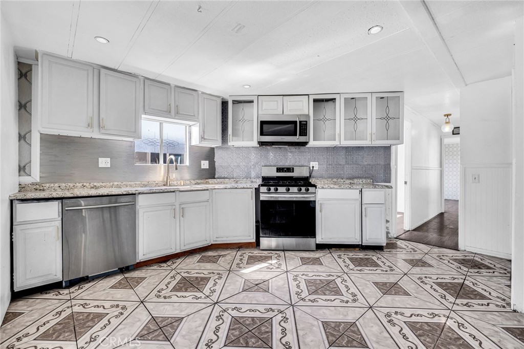 12560 Haster 117, Garden Grove CA 92840 - photo 7