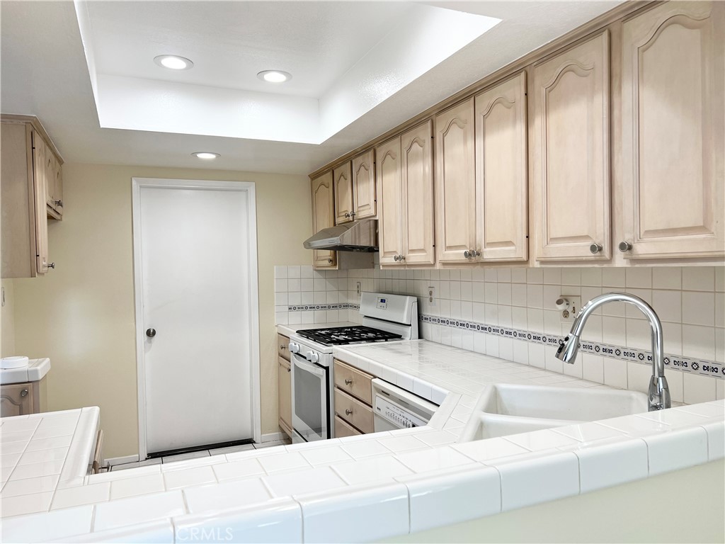13946 Sandy Way 26A, Garden Grove CA 92844 - photo 8