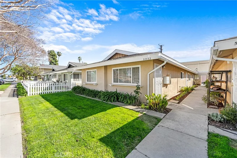 5932 Santa Barbara Avenue E B, Garden Grove, CA 92845