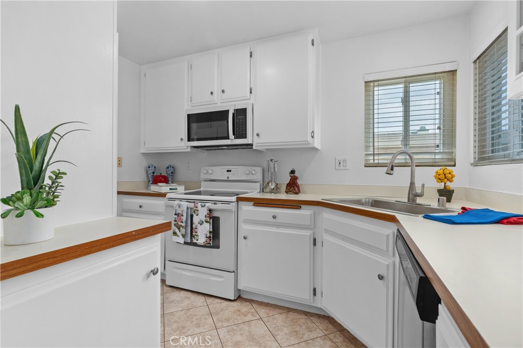 6951 Knollcrest Lane 56, Garden Grove CA 92845 - photo 6