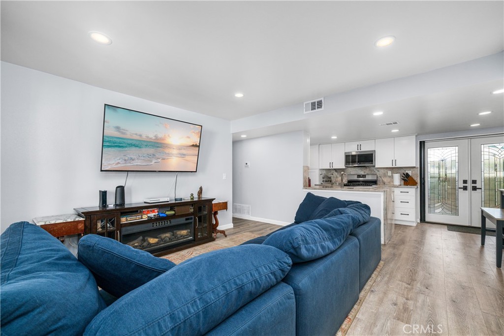 View into living room, kitchen - 6971 Knollcrest #48 48, Garden Grove CA 92845 - photo 9