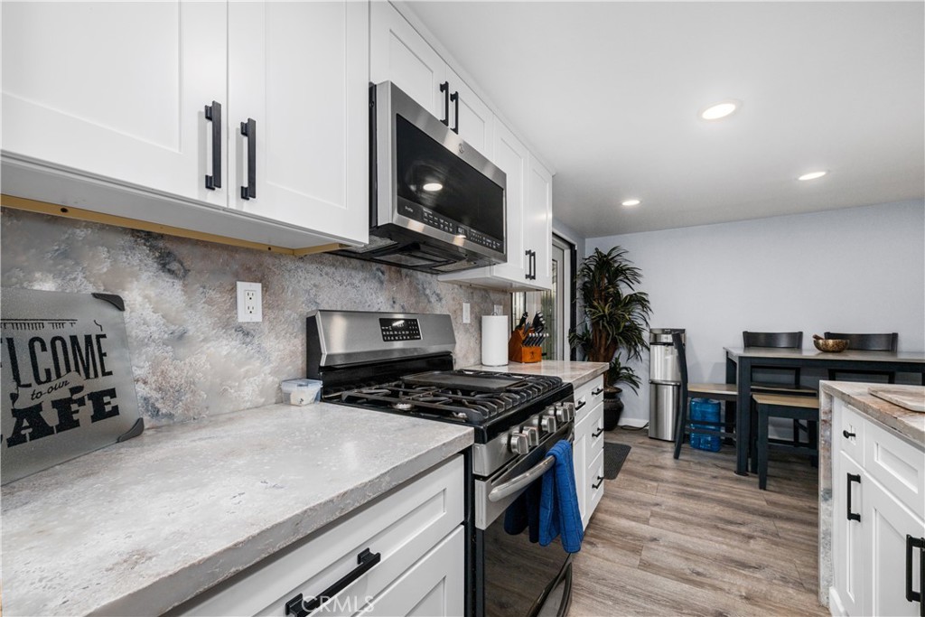 View into eating area - 6971 Knollcrest #48 48, Garden Grove CA 92845 - photo 19