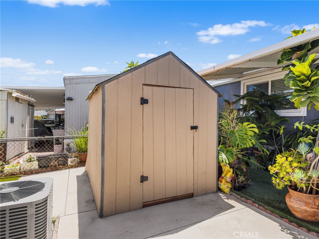Storage Shed - 8111 Stanford 138, Garden Grove CA 92841 - photo 11