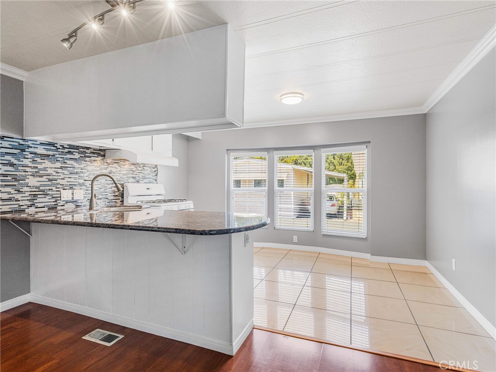 8111 Stanford 138, Garden Grove CA 92841 - photo 15
