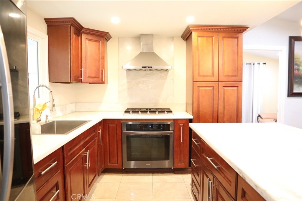 Kitchen - 8111 stanford 125, Garden Grove CA 92841 - photo 4