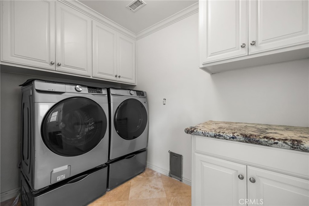 10062 Cynthia, Huntington Beach CA 92646 - photo 13