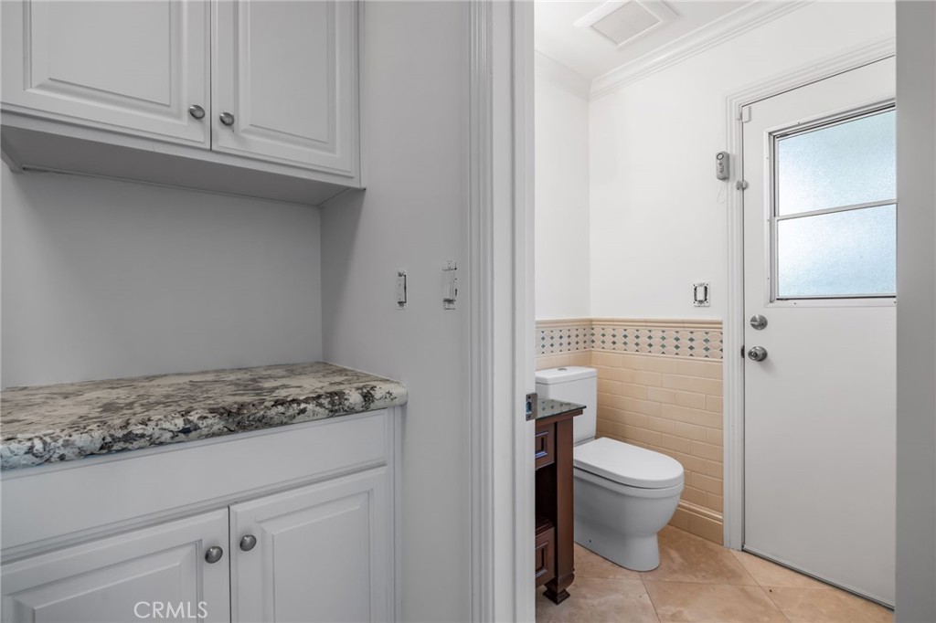 10062 Cynthia, Huntington Beach CA 92646 - photo 14