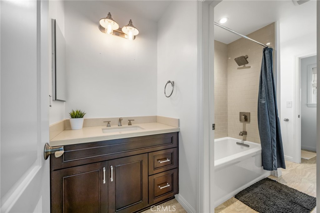10062 Cynthia, Huntington Beach CA 92646 - photo 25