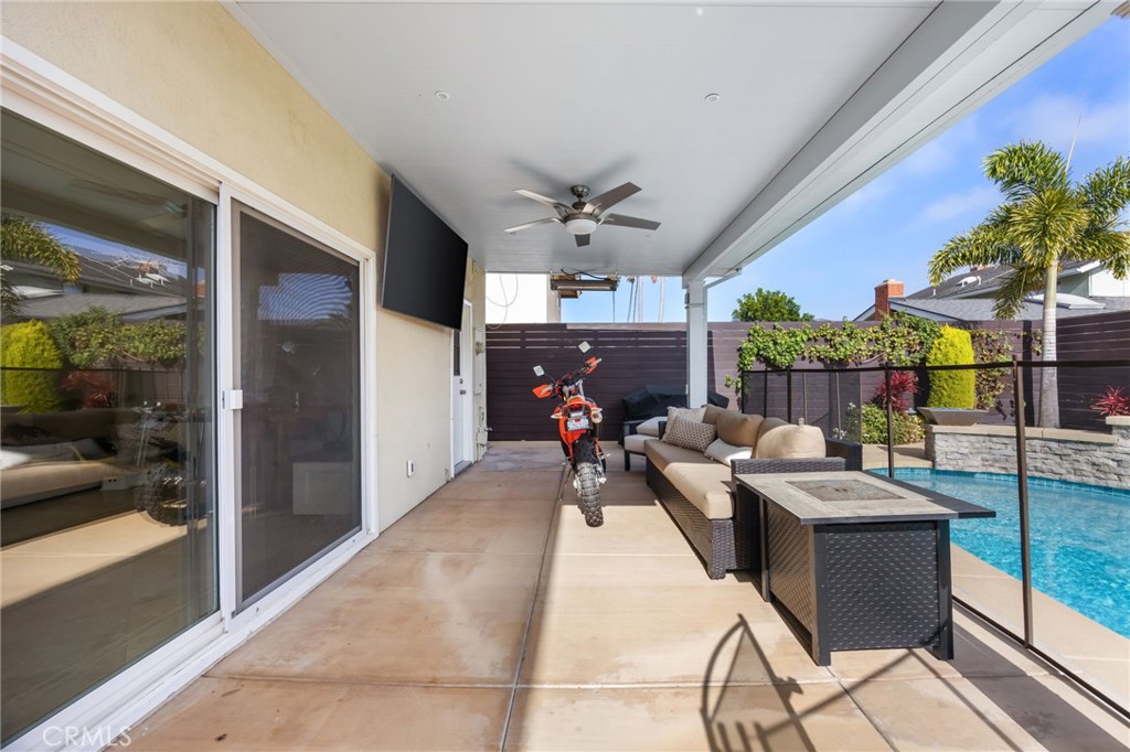 10062 Cynthia, Huntington Beach CA 92646 - photo 33