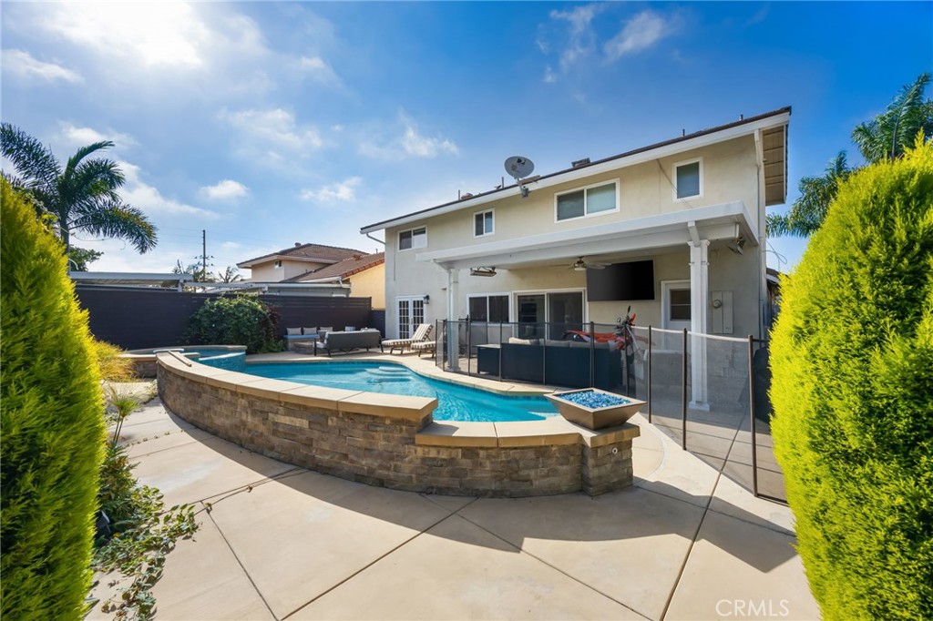 10062 Cynthia, Huntington Beach CA 92646 - photo 38