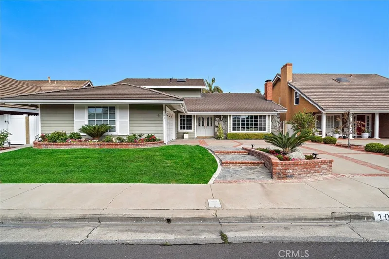 10101 Theseus Drive, Huntington Beach, CA 92646
