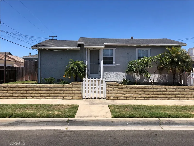 1011 Florida Street, Huntington Beach, CA 92648