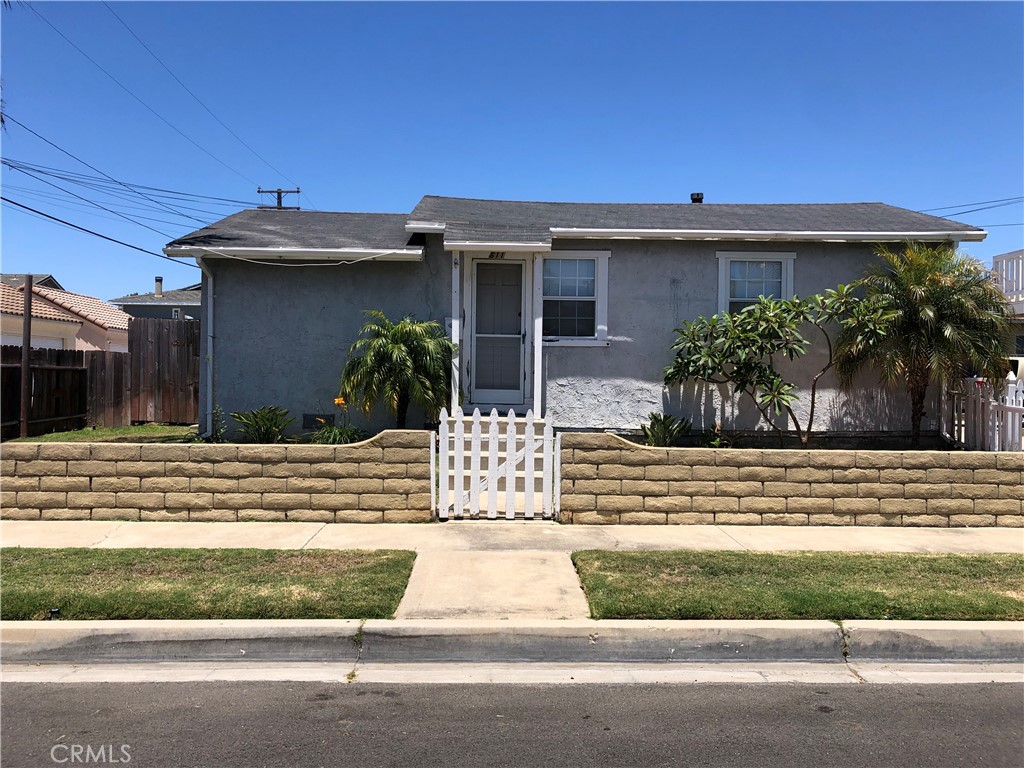 1011 Florida Street, Huntington Beach CA 92648 - photo 1