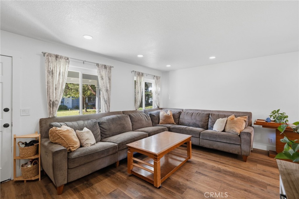 10132 Hull Drive, Huntington Beach CA 92646 - photo 3