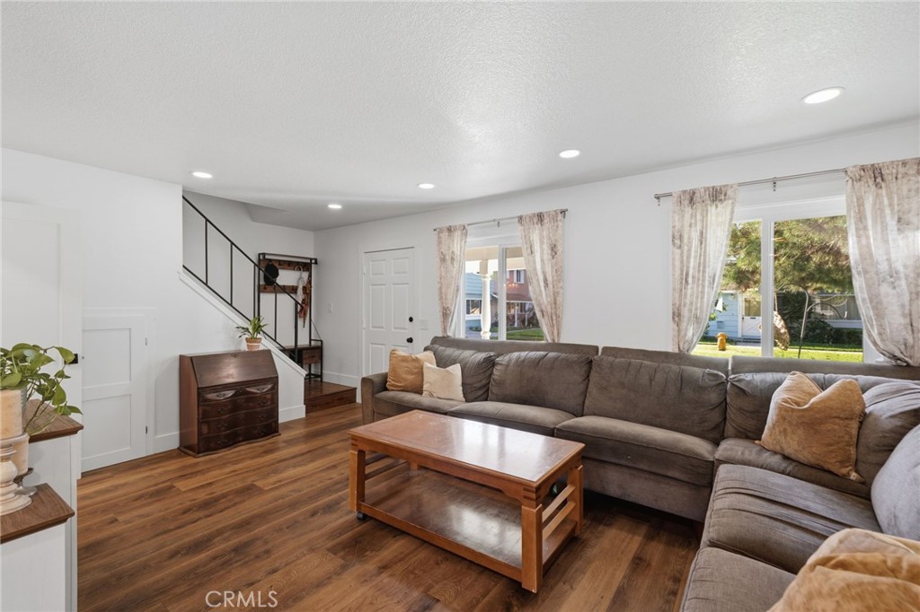 10132 Hull Drive, Huntington Beach CA 92646 - photo 5