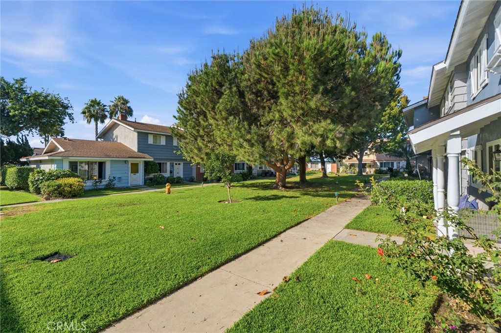 10132 Hull Drive, Huntington Beach CA 92646 - photo 21
