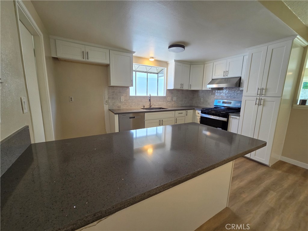 10142 Forrestal, Huntington Beach CA 92646 - photo 2