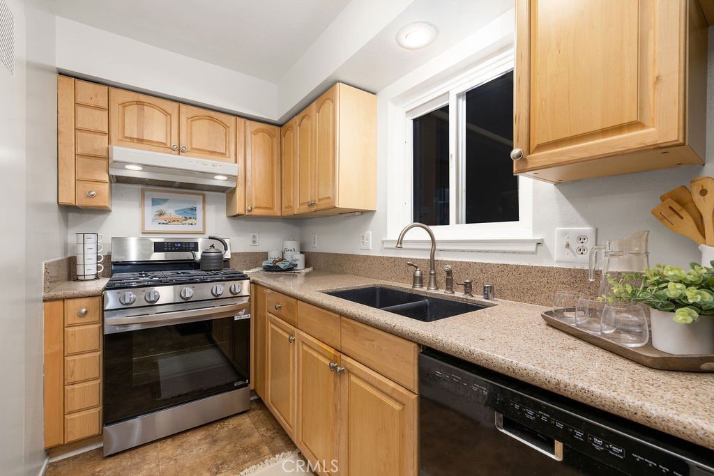 10166 Disney, Huntington Beach CA 92646 - photo 6