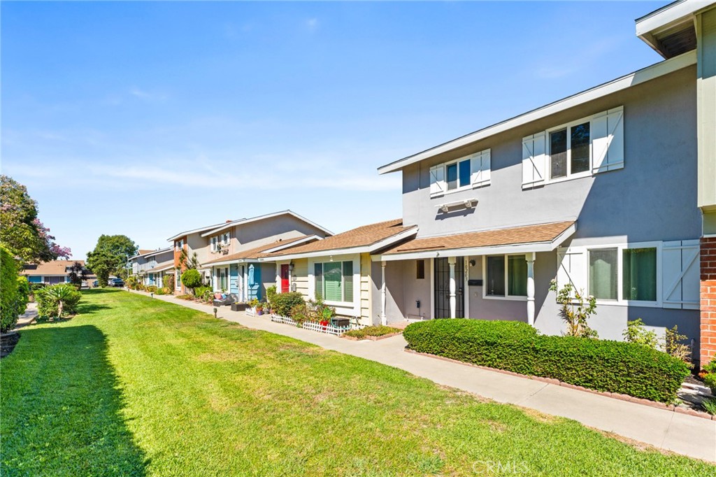 10203 Holburn, Huntington Beach CA 92646 - photo 11