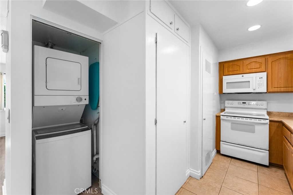 10203 Holburn, Huntington Beach CA 92646 - photo 17