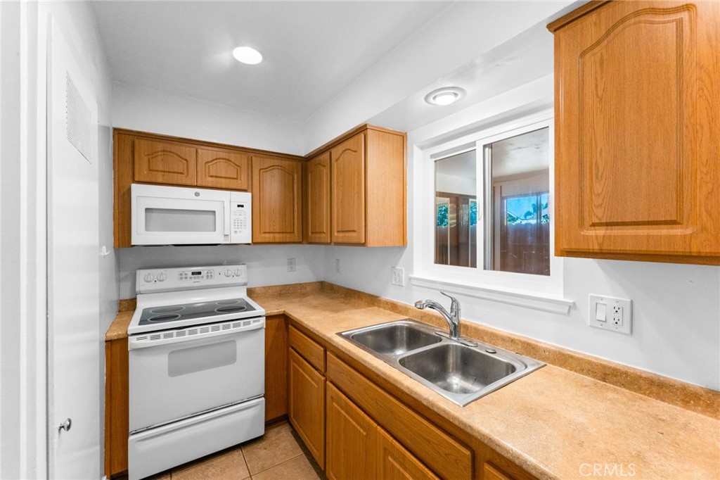 10203 Holburn, Huntington Beach CA 92646 - photo 22