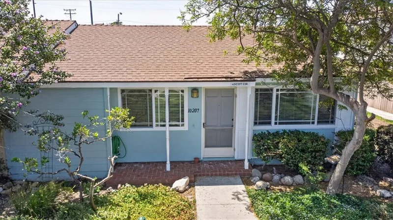 10207 Ascot Circle, Huntington Beach, CA 92646