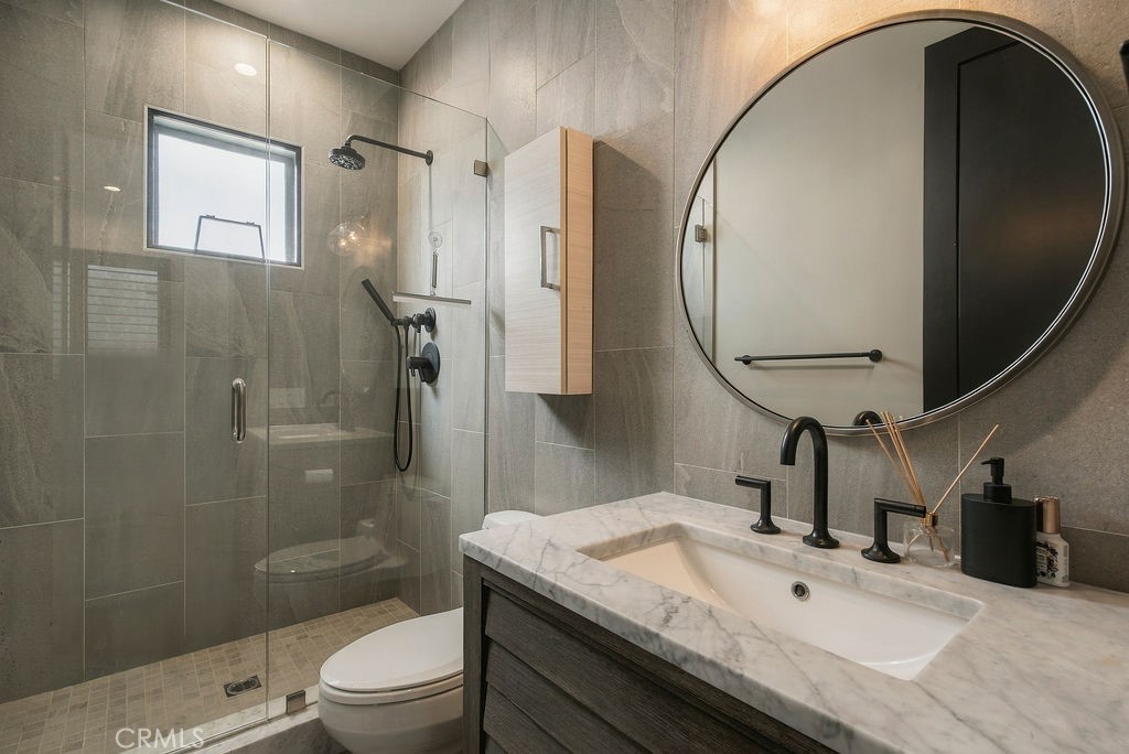 Third Level Full Bathroom - 1022 Huntington, Huntington Beach CA 92648 - photo 33