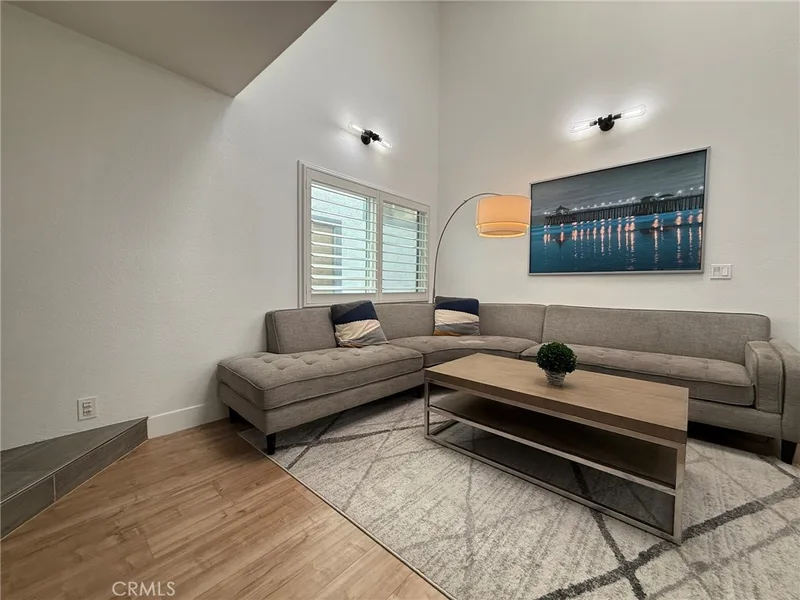 1109 Alabama St, Huntington Beach, CA 92648