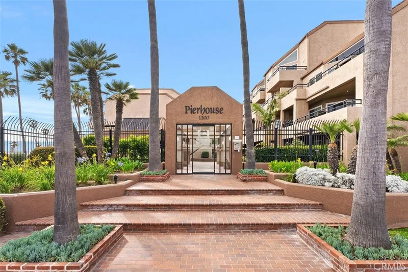 1200 Pacific Coast Highway 121, Huntington Beach, CA 92648