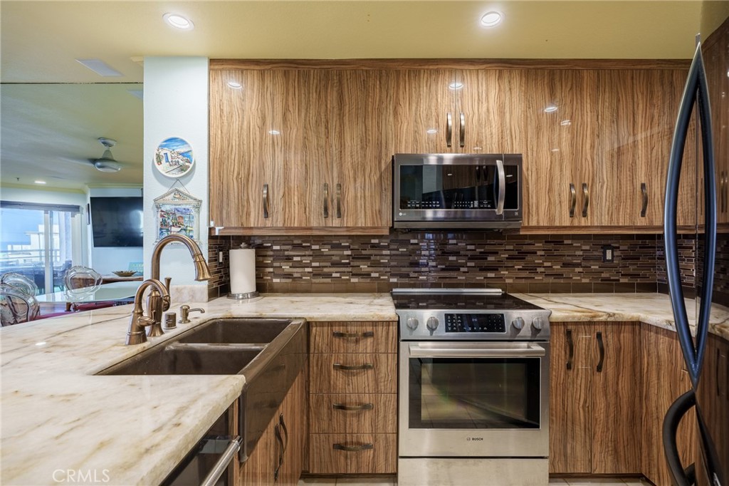 1200 Pacific Coast Hwy #209, Huntington Beach CA 92648 - photo 2