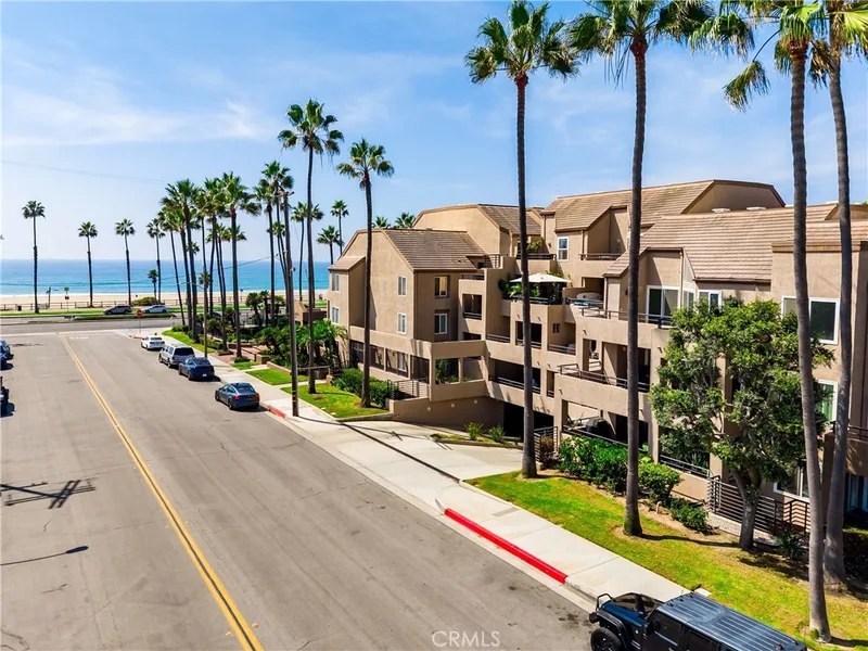 1200 Pacific Coast 106, Huntington Beach