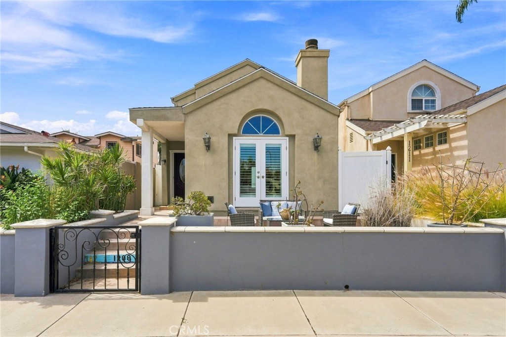 1209 Huntington Street, Huntington Beach CA 92648 - photo 1