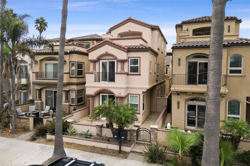 122 9th Street, Huntington Beach, CA 92648